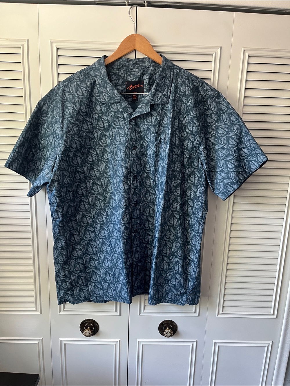 Egara Blue Leaf-Print Short Sleeve Button-Down Shirt